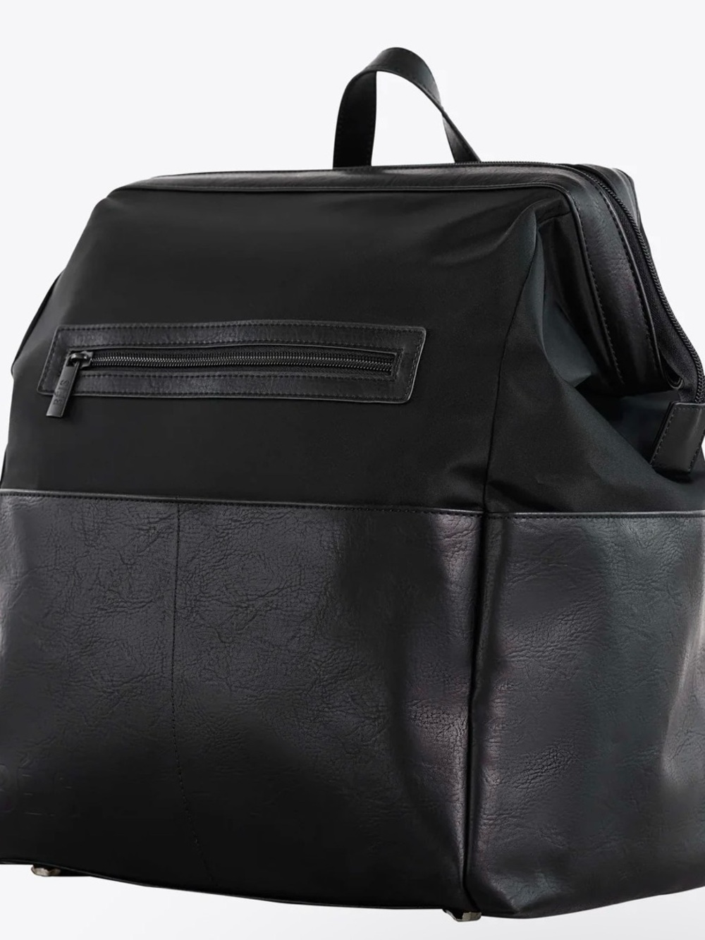 BÉIS The Backpack Diaper Bag - Picture 2 of 8